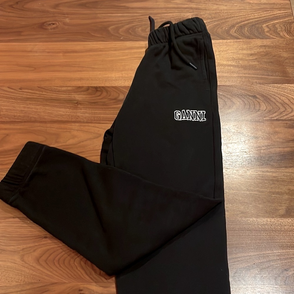 GANNI Black w/ logo Sweatpants